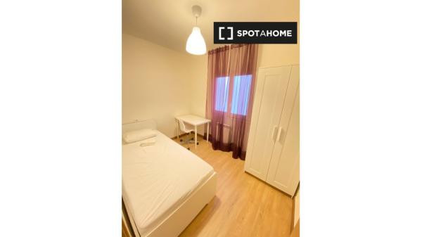 Apartamento de 3 dormitorios en alquiler en Sabadell, Barcelona.