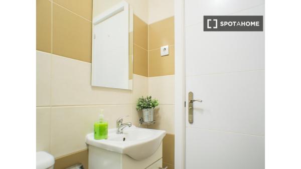 Se alquila habitación en piso compartido en Getafe