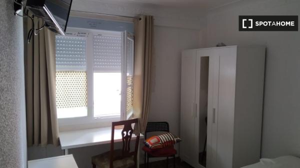 Habitación en piso compartido en Delicias, Zaragoza