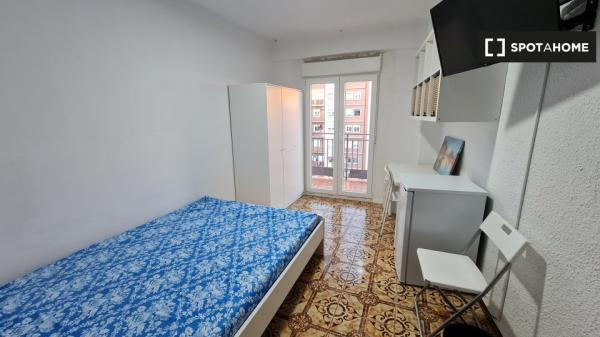 Habitación en piso compartido en Delicias, Zaragoza