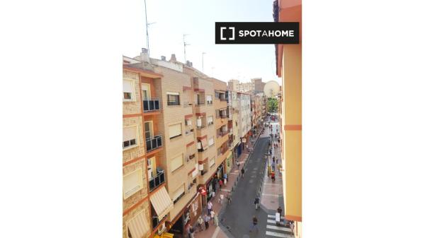 Habitación en piso compartido en Delicias, Zaragoza