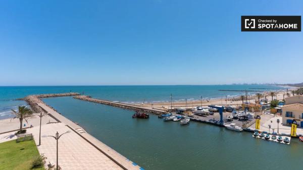 Piso de 3 dormitorios en alquiler en Port Saplaya, Valencia