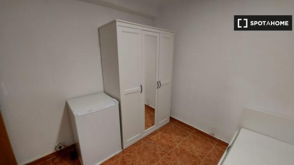 Alquiler de habitaciones en piso de 4 dormitorios en Zaragoza