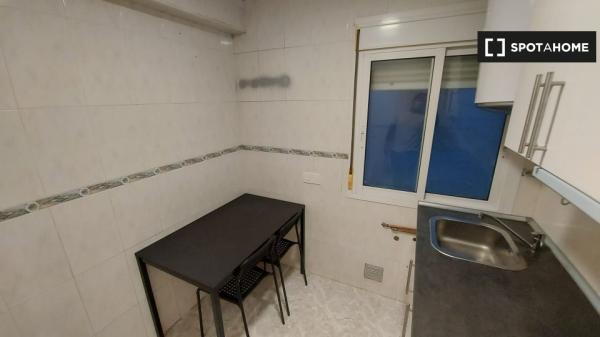 Alquiler de habitaciones en piso de 4 dormitorios en Zaragoza