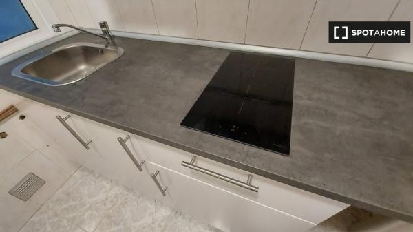 Alquiler de habitaciones en piso de 4 dormitorios en Zaragoza