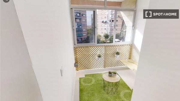 Room for rent in 5-bedroom apartment in Norte, Granada