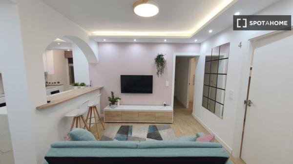 Room for rent in 5-bedroom apartment in Norte, Granada