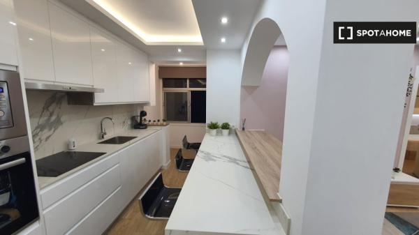 Room for rent in 5-bedroom apartment in Norte, Granada