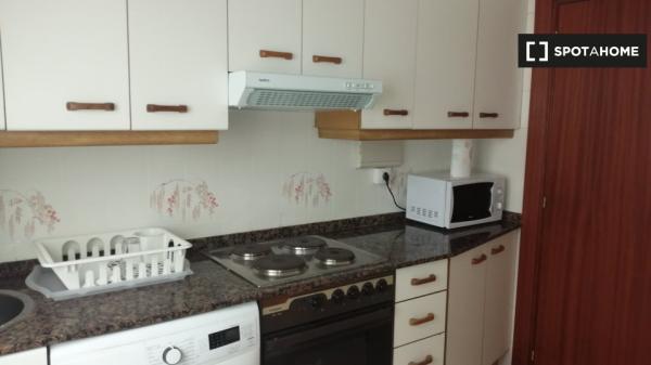 Rooms for rent in 3-bedroom apartment in Bizkaia