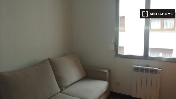 Rooms for rent in 3-bedroom apartment in Bizkaia