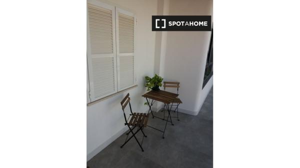 Room for rent in 6-bedroom apartment in Palma de Mallorca