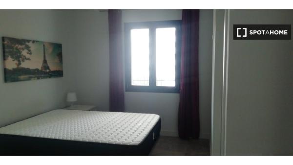 Room for rent in 6-bedroom apartment in Palma de Mallorca