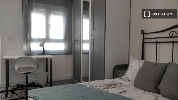 Habitación en piso compartido en Zaragoza