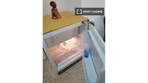 Chambre dans un appartement partagé aux Canaries