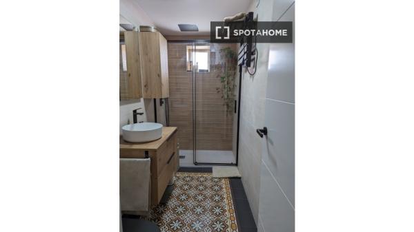 Apartamento entero de 3 dormitorios en Sevilla