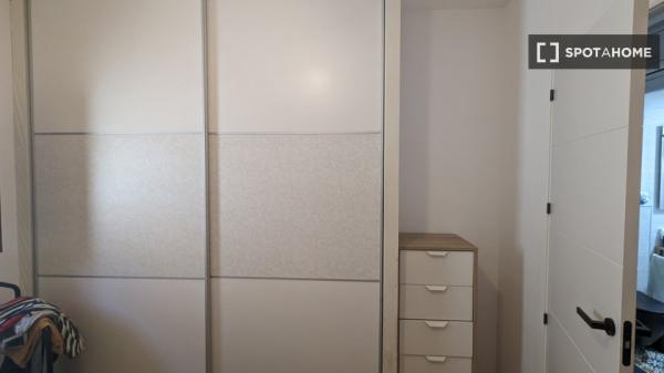 Apartamento entero de 3 dormitorios en Sevilla