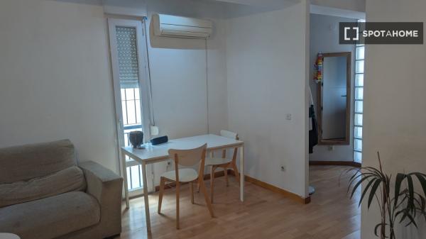 Apartamento entero de 3 dormitorios en Sevilla