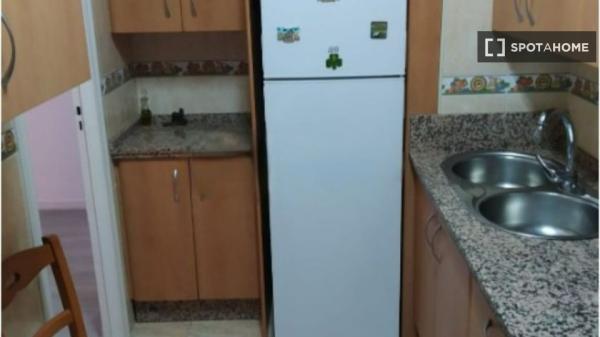 Apartamento de 3 dormitorios en alquiler en Nervión, Sevilla