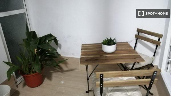 Apartamento completo de 2 dormitorios en Granada