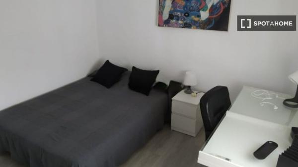 Apartamento de 3 dormitorios en alquiler en Nervión, Sevilla