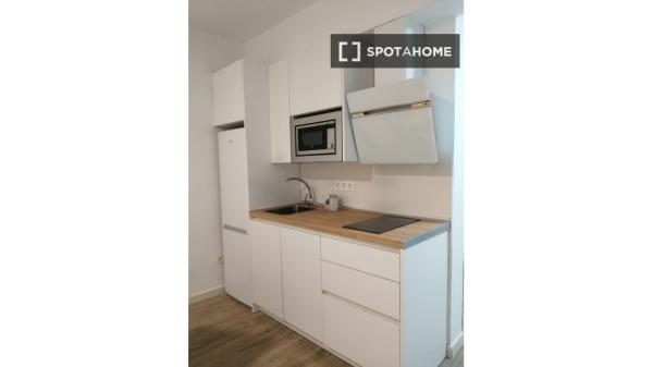 Apartamento completo de 2 dormitorios en Granada