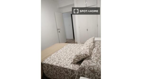 Apartamento completo de 2 dormitorios en Granada