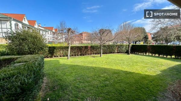 Piso de 2 habitaciones en alquiler en Sopelana, Bilbao