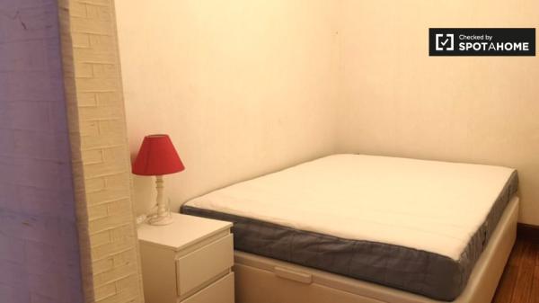 Quarto para alugar em apartamento de 3 quartos em Solokoetxe, Bilbao