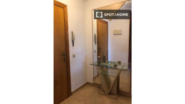 Apartamento completo de 2 dormitorios en Alicante (Alacant)