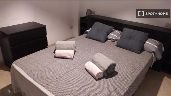 Apartamento completo de 2 dormitorios en Alicante (Alacant)