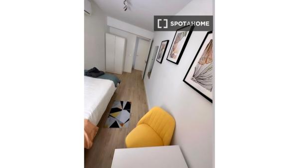 Quarto em apartamento compartilhado em Palma