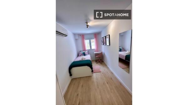 Quarto em apartamento compartilhado em Palma