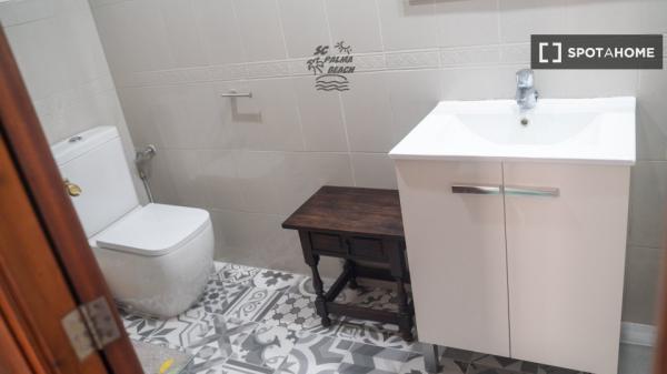 Quarto em apartamento compartilhado em Palma