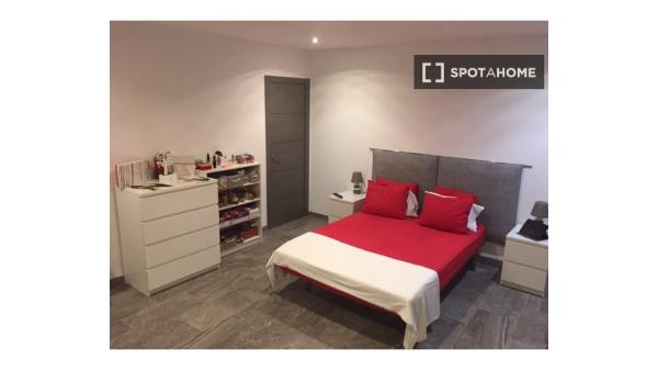 Quarto em apartamento compartilhado em Palma