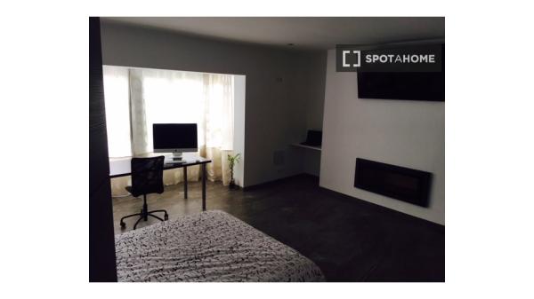 Quarto em apartamento compartilhado em Palma