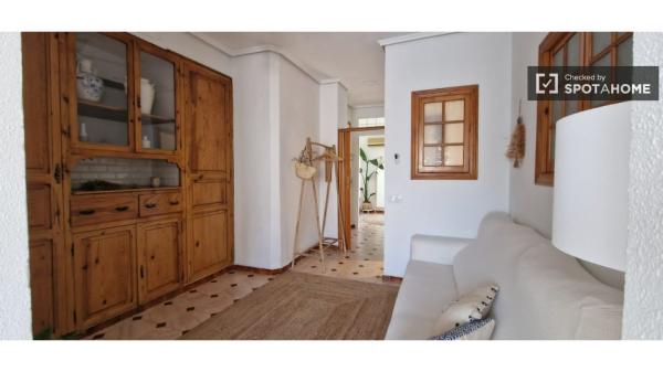 Apartamento de 2 dormitorios en alquiler en El Cabanyal, Valencia