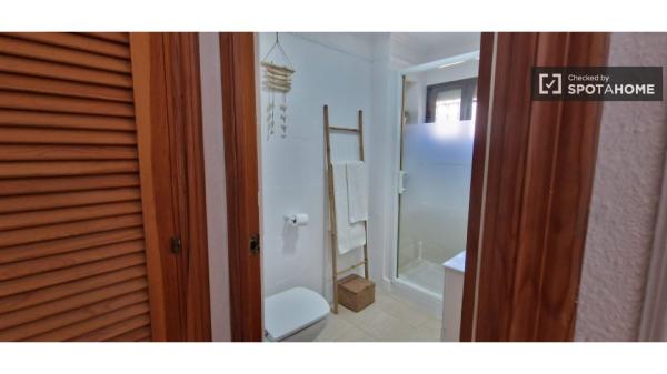 Apartamento de 2 dormitorios en alquiler en El Cabanyal, Valencia