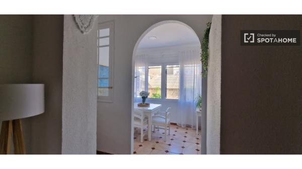 Apartamento de 2 dormitorios en alquiler en El Cabanyal, Valencia