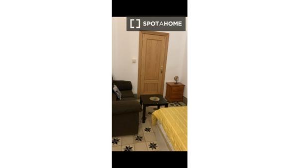 Habitación en piso compartido en Granada