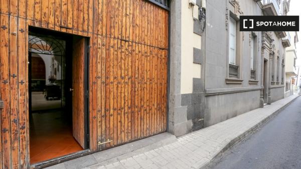 Alquiler de habitaciones en piso de 3 dormitorios en Las Palmas