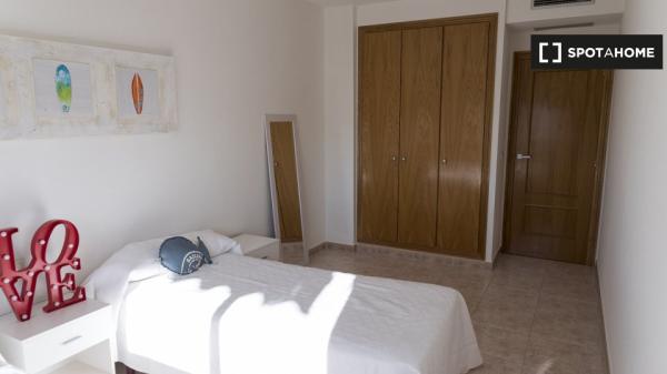 Apartamento completo de 2 dormitorios en Denia