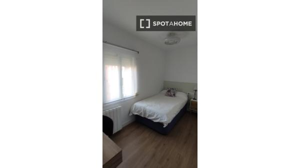 Habitación en piso compartido en Alcalá de Henares.