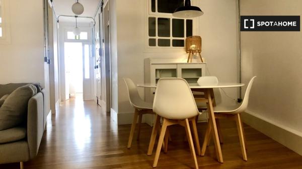 4-bedroom apartment for rent in the center of Vigo