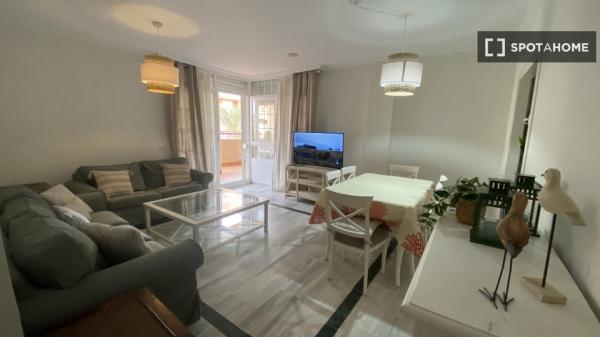 Apartamento de 2 dormitorios en alquiler en Almerimar, Almería