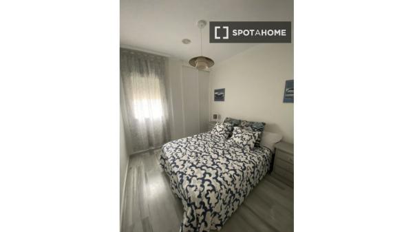 Apartamento de 2 dormitorios en alquiler en Almerimar, Almería