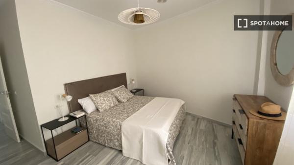 Apartamento de 2 dormitorios en alquiler en Almerimar, Almería