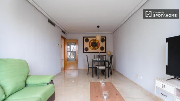 Apartamento de 2 dormitorios en alquiler en Quatre Carreres, Valencia