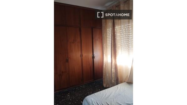 Room to rent in 2-bedroom apartment in San Miguel, Murcia