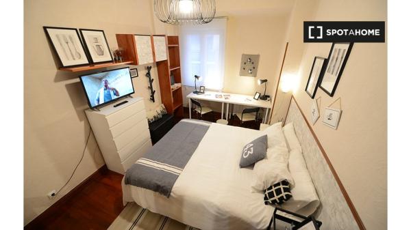 Quarto para alugar em apartamento de 2 quartos em Bilbao, Bilbao