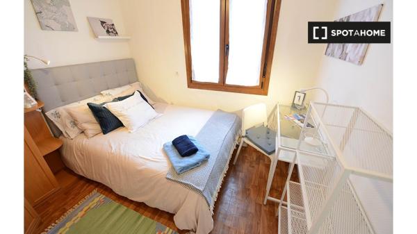 Aluga-se quarto em apartamento de 3 quartos em Santutxu, Bilbao